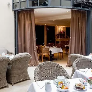 **** Hotel Chateaubriand Francia
