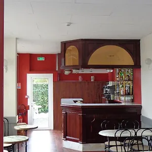 ** Hotel Hélios Francia